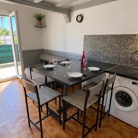 Duplex Avec Balcon - Climatisation - 150 M De La Apartman