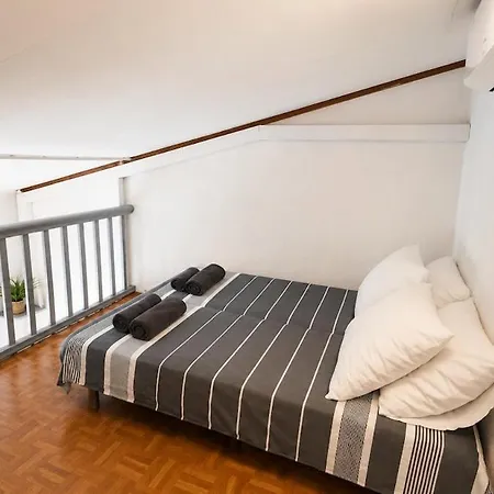 Duplex Avec Balcon - Climatisation - 150 M De La Marseillan