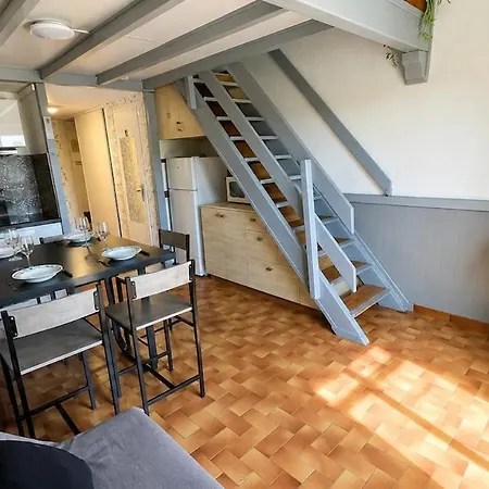 Duplex Avec Balcon - Climatisation - 150 M De La *
